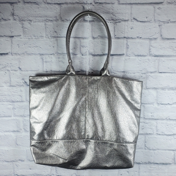 Sacks Fifth Avenue Shoulder/Tote/Hobo Bag Purse, Silver Metallic - Picture 1 of 6